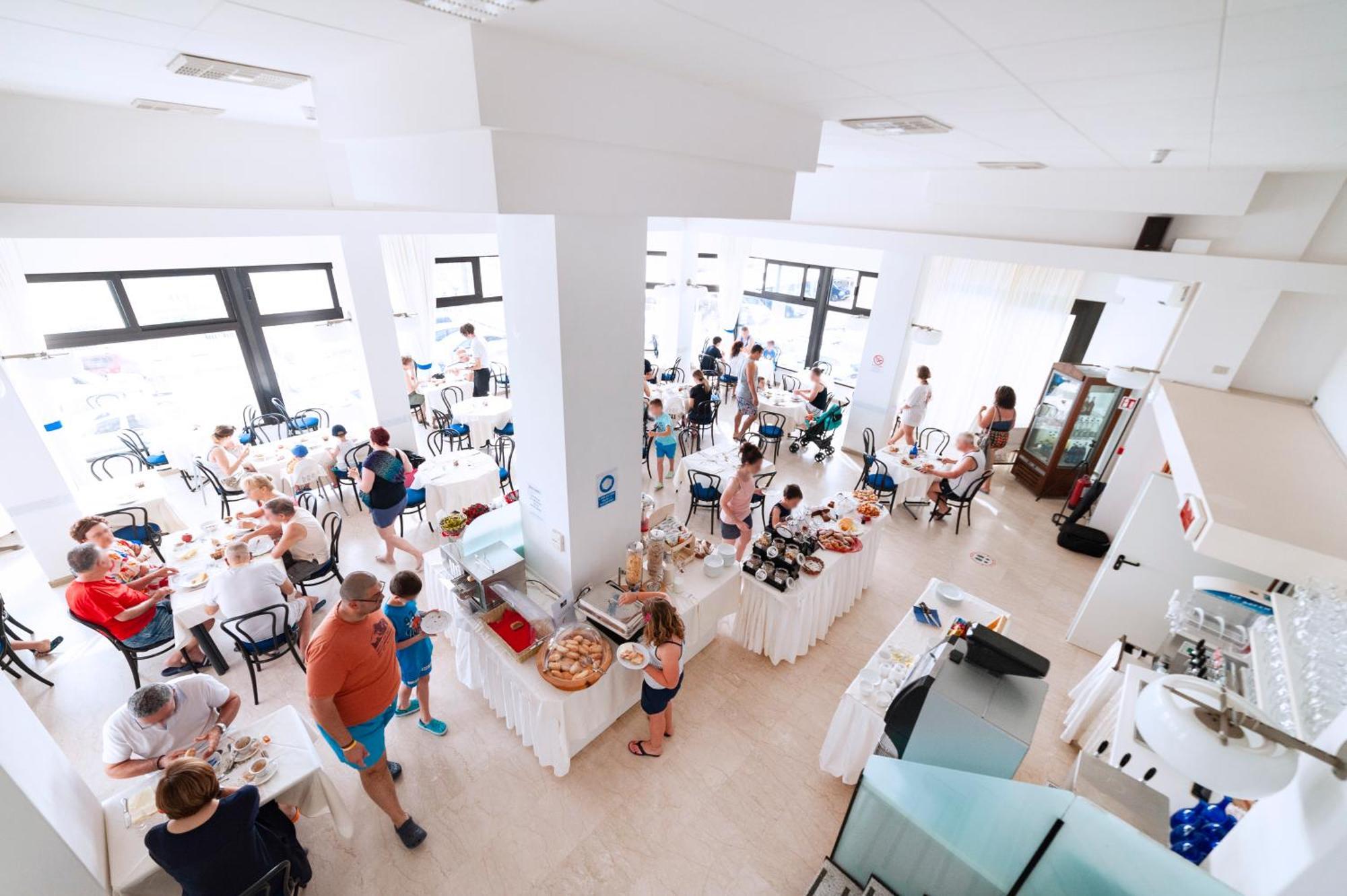 Grand Meeting Hotel Римини Екстериор снимка
