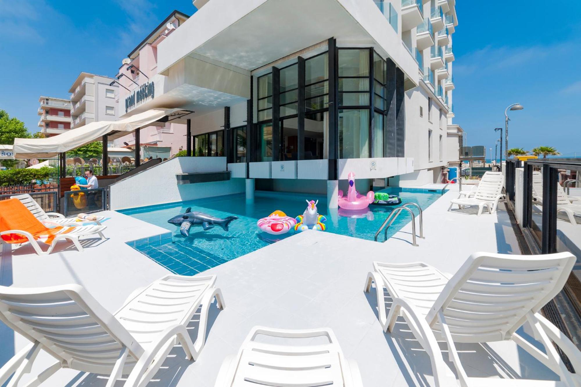 Grand Meeting Hotel Римини Екстериор снимка